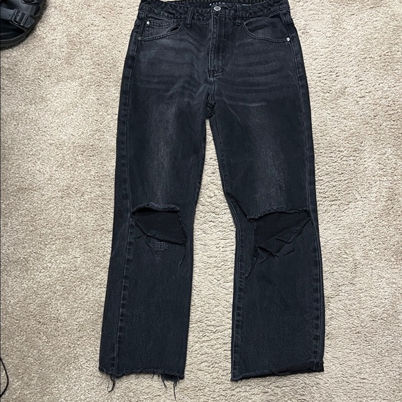 Stylish Black Distressed Ankle Jeans - Picture 1 of 1